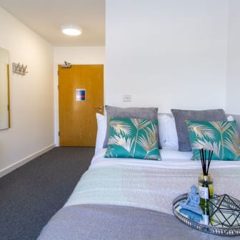 Classic Ensuite - Image 1