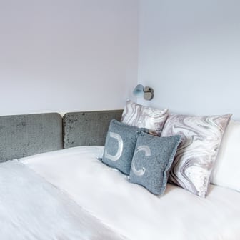 Deluxe Studio - Image 1