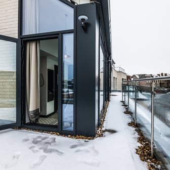 Premium Balcony Studio - Image 6