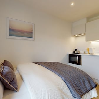 Classic Plus Studio - Image 1