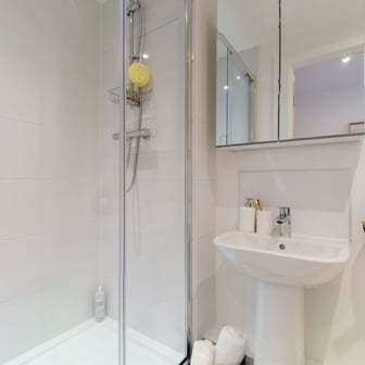 Classic Plus Studio - Image 5