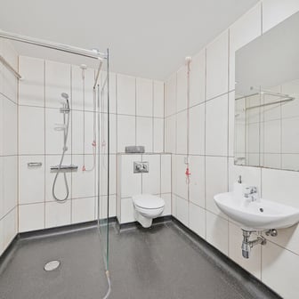 Luxury Plus Studio - Image 4