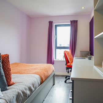 Gold Ensuite - Image 2