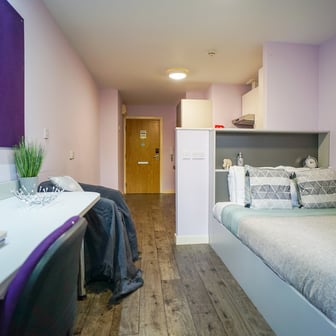 Silver Studio - Image 1