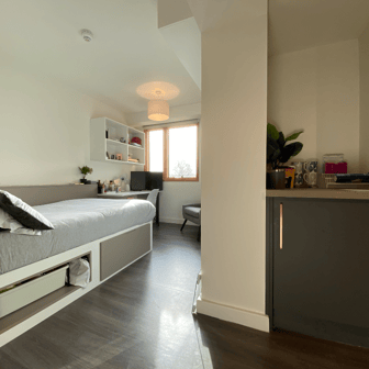 Luxury Studio - Image 2