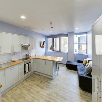 Gold Ensuite - Image 4