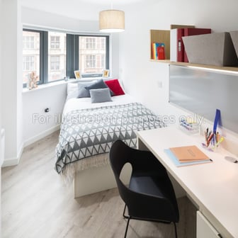 Deluxe 2 Bedroom Flat - Image 1