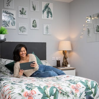 Deluxe Studio - Image 2