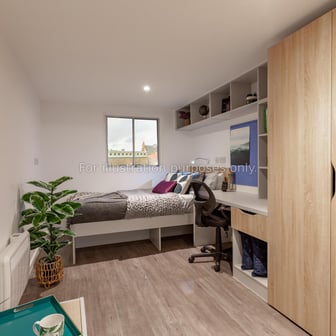 Penthouse 2 Bed Apartment - Image 6