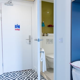 Silver En-suite (Low Fl) - Image 4