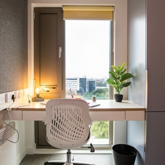 Silver En-suite (High Fl) - Image 3