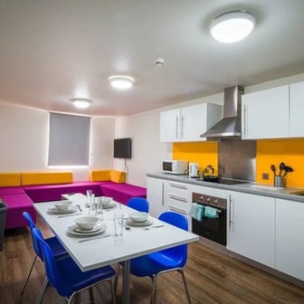 Ensuite Ground Floor - Image 3