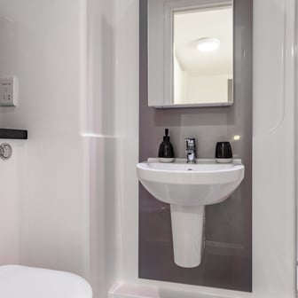 Studio Fourth Floor - Image 5