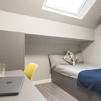 Classic Loft Ensuite - Image 1