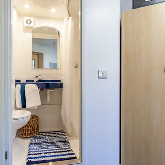 Classic Ensuite - Image 4