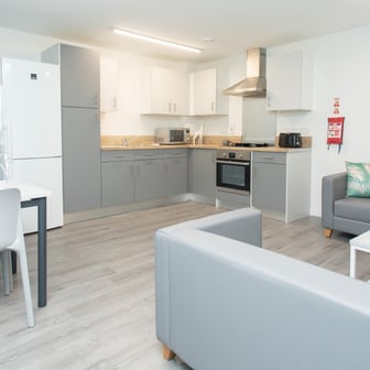 Deluxe Ensuite - Image 4