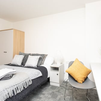 Deluxe Ensuite - Image 2