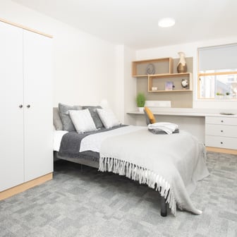 Deluxe Ensuite - Image 1