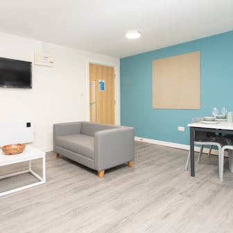 Deluxe Ensuite - Image 13