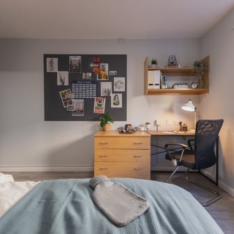 Silver En-suite - Image 6