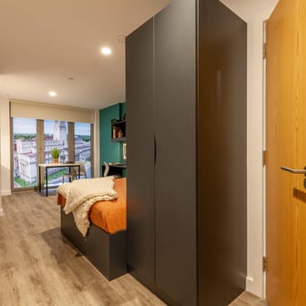 Deluxe Studio - Image 5