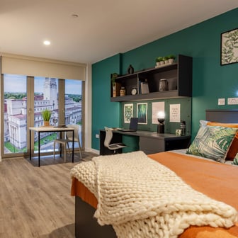 Deluxe Studio - Image 1