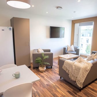 4 Bed Communal Kitchen and Dining area