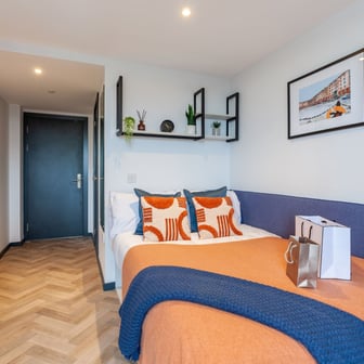 Bronze Club Plus - Image 1