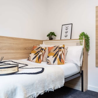 Silver Ensuite Medium - Image 1