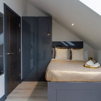 Executive Studio Plus - Image 1