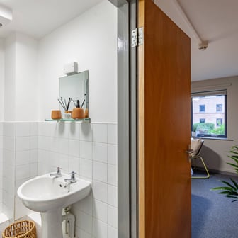 Classic Ensuite - Image 6