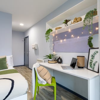 Gold Ensuite - Image 1