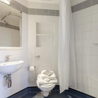 Ensuite - Silver - Image 8