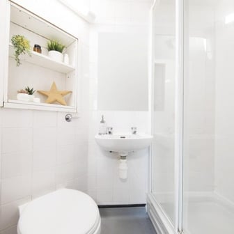 Ensuite - Platinum - Image 4
