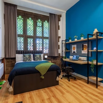 Classic Plus Studio - Image 1