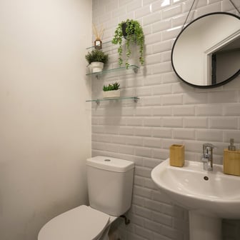 Classic 4 Bed Apartment - Image 4