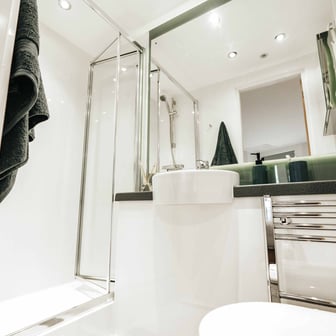 Bronze En Suite (Washer/Dryer) - Image 5