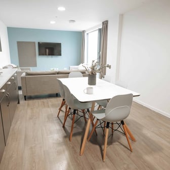 Gold En Suite - Image 9