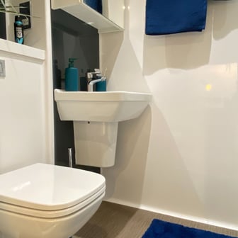 Deluxe Studio - Image 4