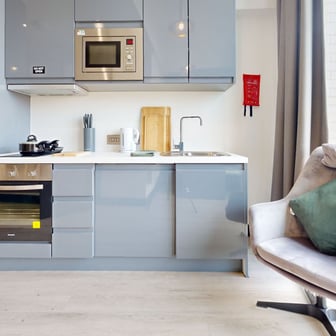 Deluxe Studio - Image 2