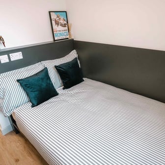 Classic En Suite - Image 1