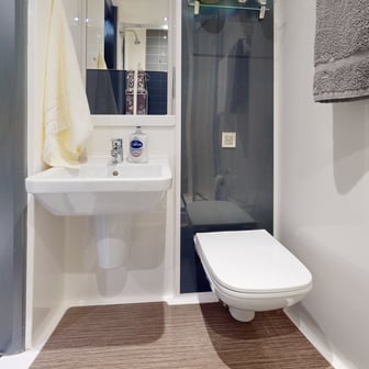 Premium Balcony Studio - Image 5