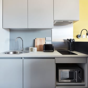 Deluxe Studio - Image 3