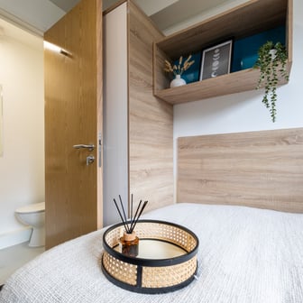 Gold Ensuite Small - Image 2