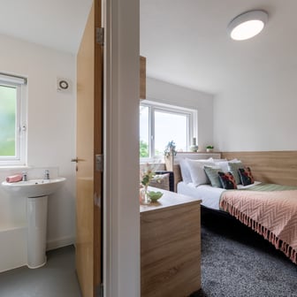 Gold Ensuite Medium - Image 1