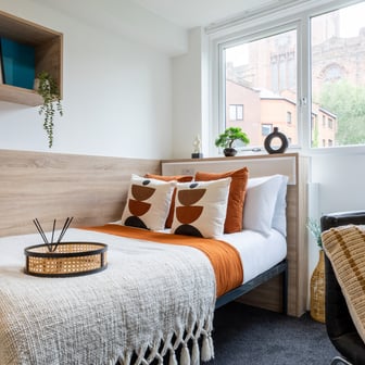 Silver Ensuite Large - Image 1