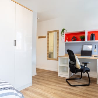 Gold Ensuite - Image 3