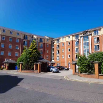 Gold Ensuite - Image 7