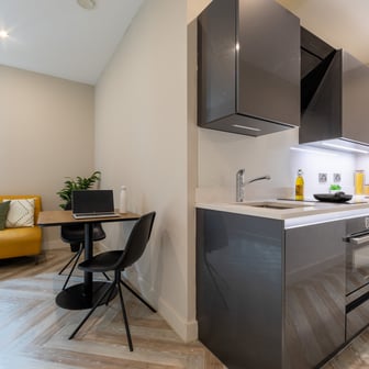 Gold One Bed Apartment - Image 3