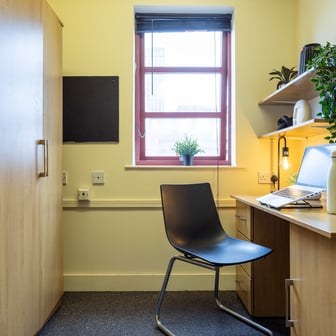 Bronze Non Ensuite - Large - Image 2